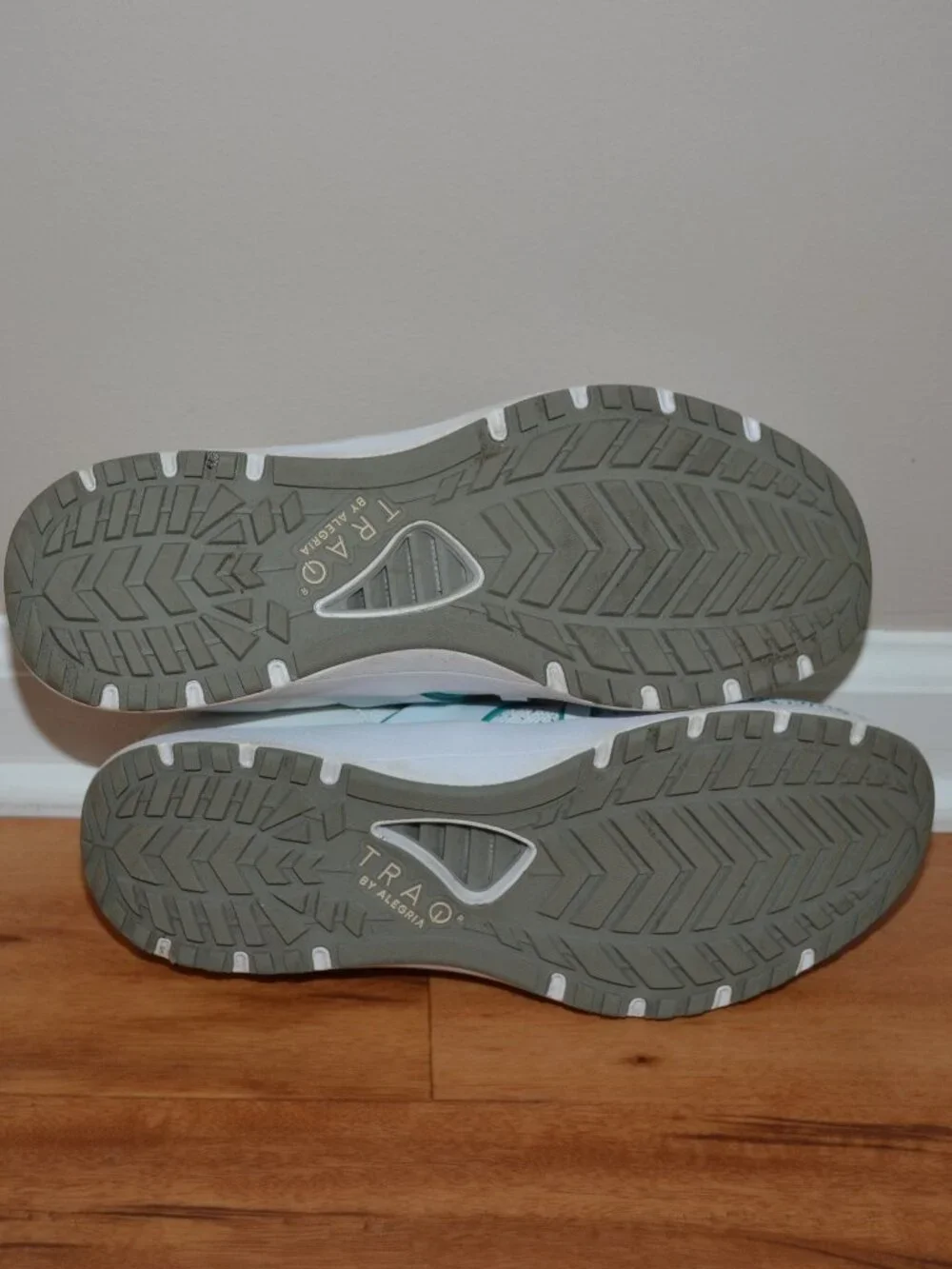 Alegria Traq White Multi TRA-QOO-5110 Wms EUR 42/ US 11 Tennis Comfort Sneakers